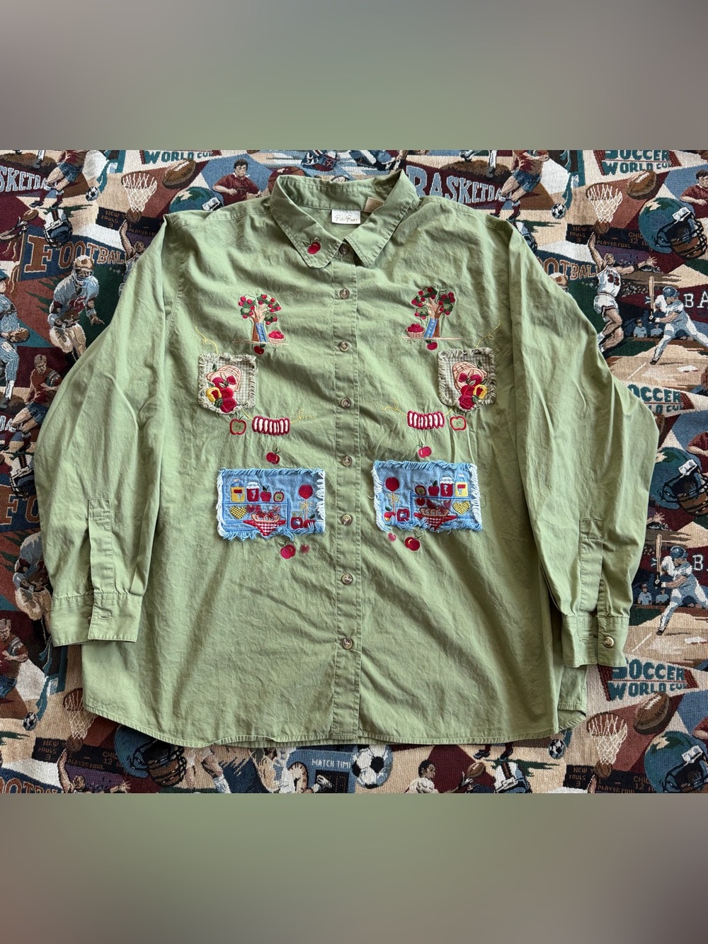 Vintage 90s Women’s Bobbie Brooks Grandma Picnic Themed Green Shirt